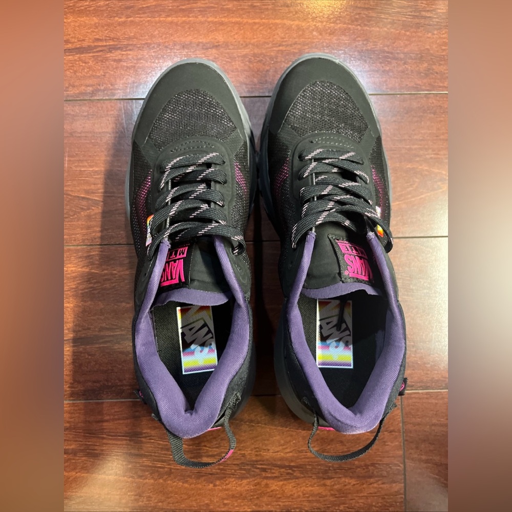 Vans MTE Crosspath Shroud Shoes Mens 6 / Womens 7.5 Black Pink Hike New HALF BOX - Picture 3 of 16